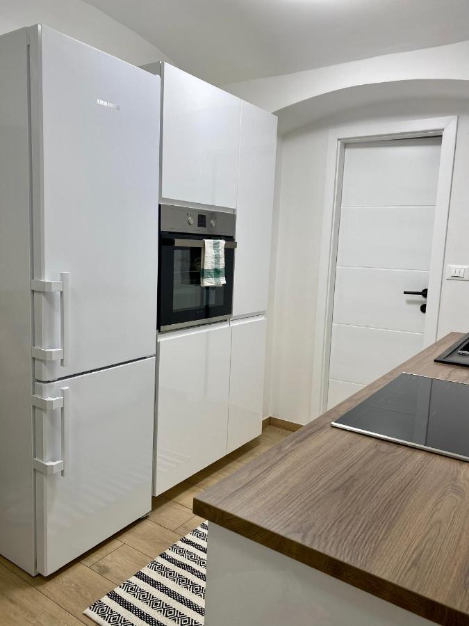 Gold Apartment Zagreb Buitenkant foto